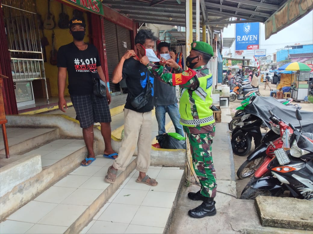 Pentingnya Gunakan Masker Saat di Luar Rumah dan Keramaian, Sertu Waluyo Himbau Warga Binaanya